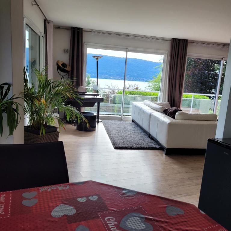 Sunshine Villa in front of Annecy Lake - Villa - Côté Plage - 10