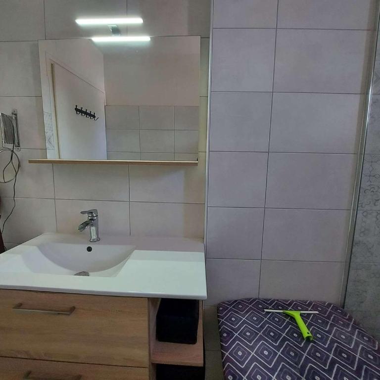 Appartement climatisé pour 4 à 200m de la plage, au cœur de Marseillan-Plage - FR-1-326-769 - Studio - 12