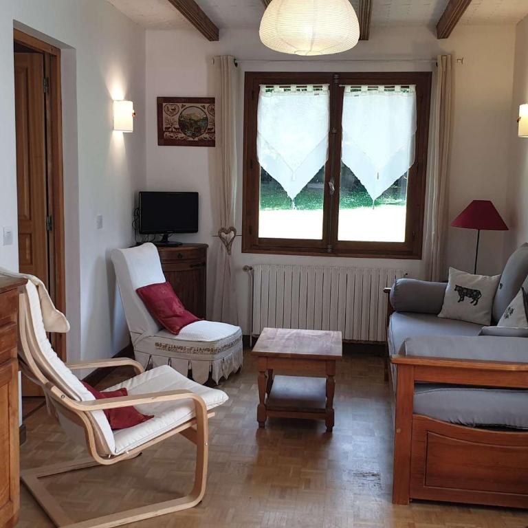 Chalet cosy pour 2-3 pers. avec jardin au cœur du village, à 5 min du ski et proche des commerces - Maison 1 Chambre - 1
