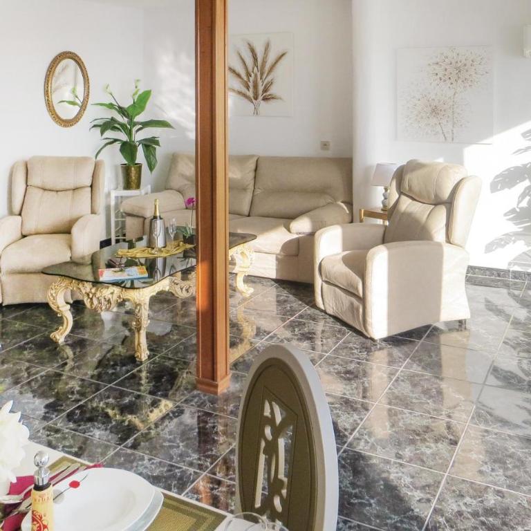 Cozy Apartment In Torrevieja - Apartamento de 2 dormitorios - 15