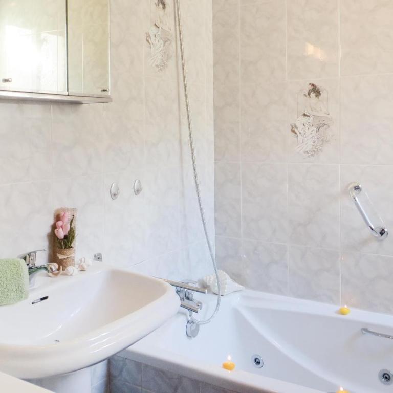 Cozy Apartment In Torrevieja - Apartamento de 2 dormitorios - 23