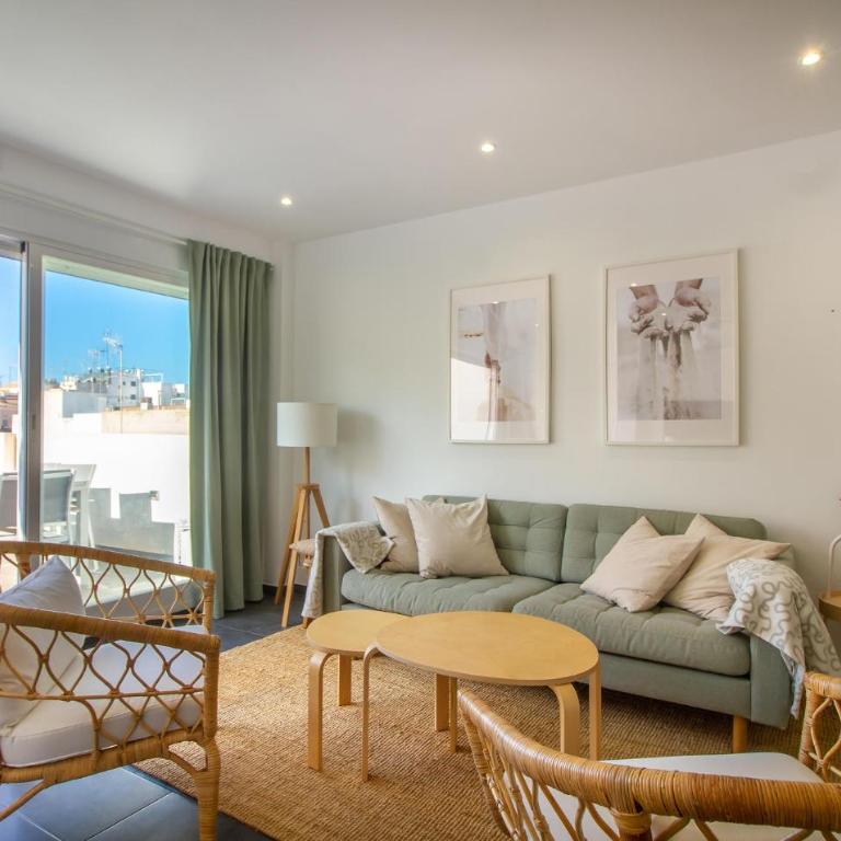 3 Bedroom Lovely Apartment In Santa Pola - Apartamento de 3 dormitorios - 1