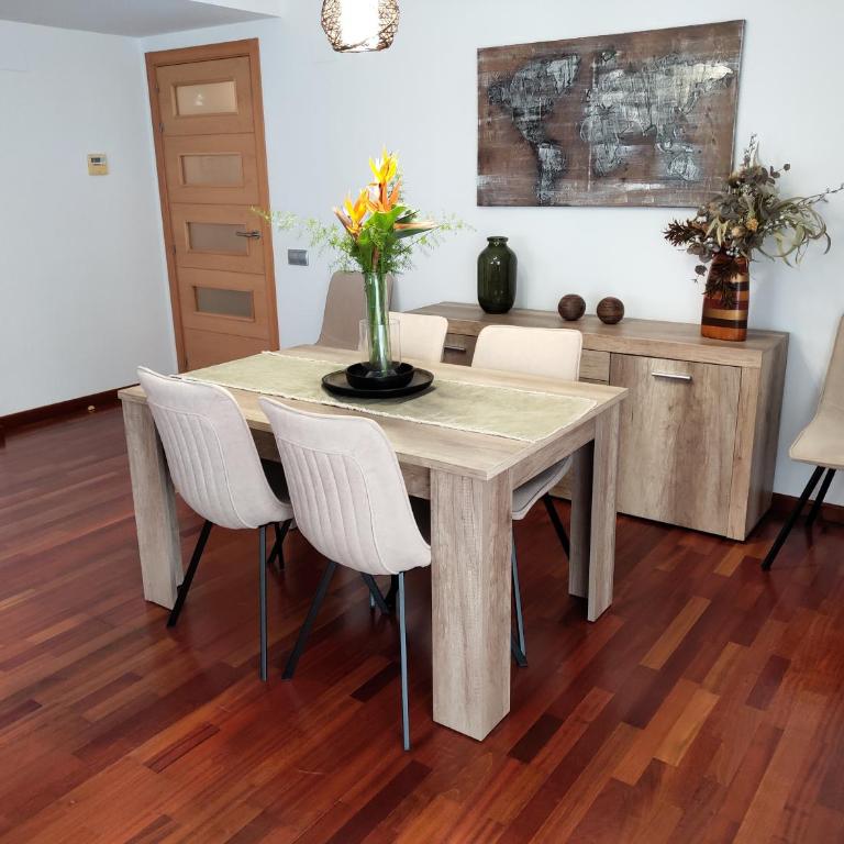 Apartamento Plaza de la Iglesia - Three-Bedroom Apartment - 10