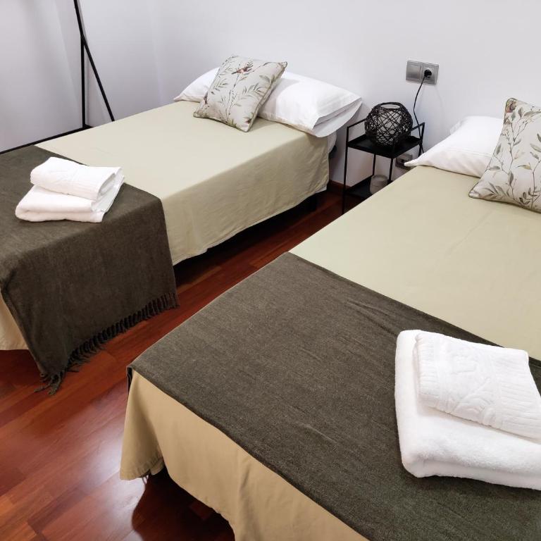 Apartamento Plaza de la Iglesia - Three-Bedroom Apartment - 8