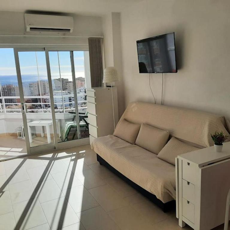 Ático con vistas panorámicas en Torremolinos - Apartamento de 1 dormitorio - 8