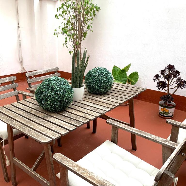 2 Apartamento TERRAZA Free Wifi - Three-Bedroom Apartment - 5