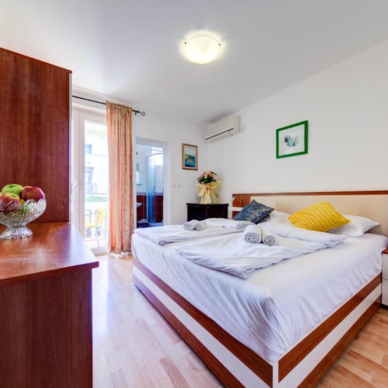 Porta Volta Apartments - Double Room with Balcony - 1