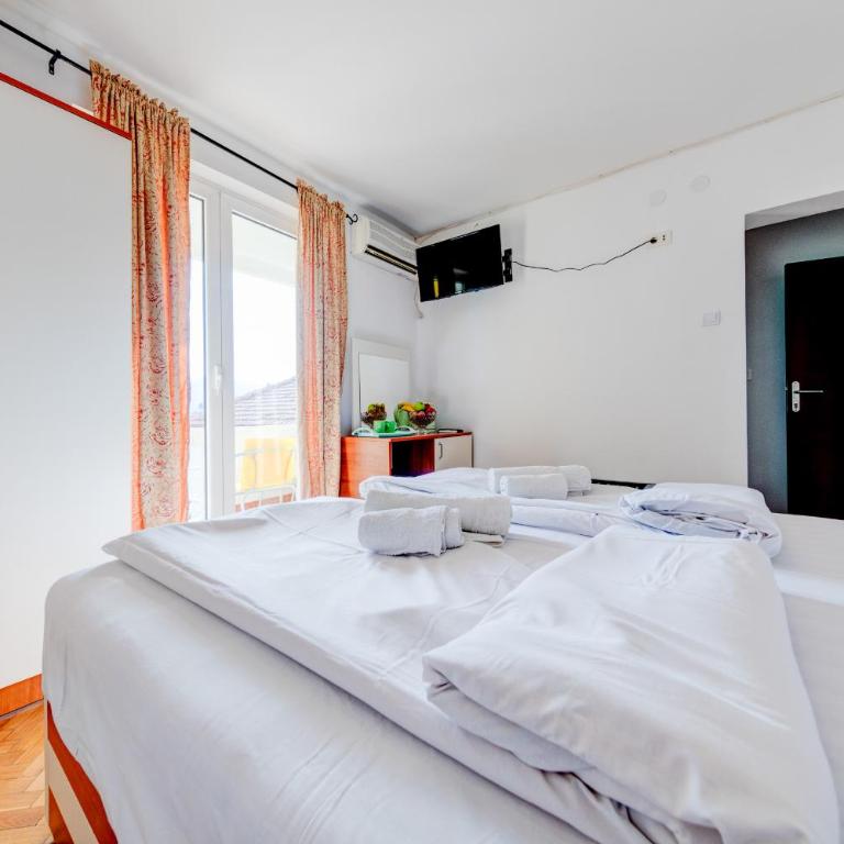 Porta Volta Apartments - Double Room with Balcony - 3