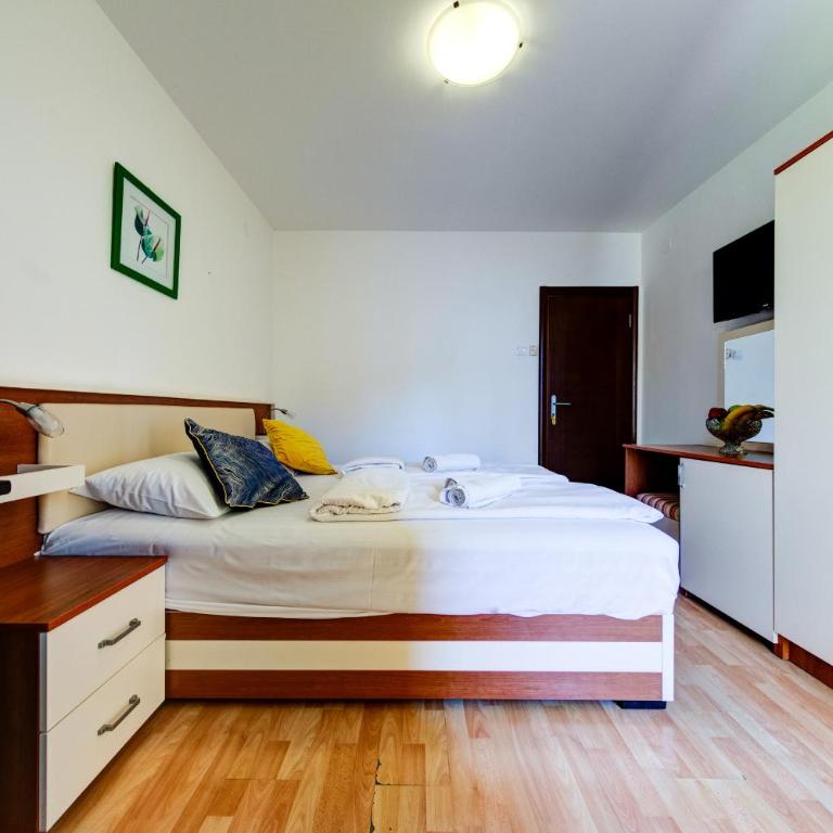 Porta Volta Apartments - Double Room with Balcony - 2