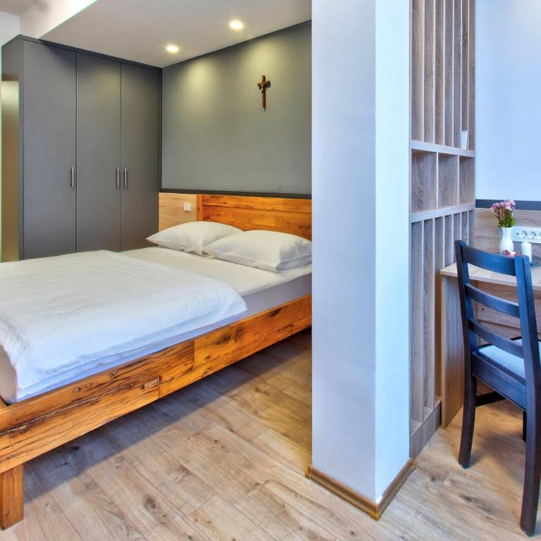 Hotel Dompes - Deluxe Double Room - 2