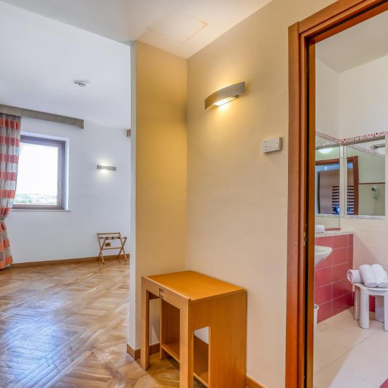 Hotel PentHouse - Camera Quadrupla Comfort - 4