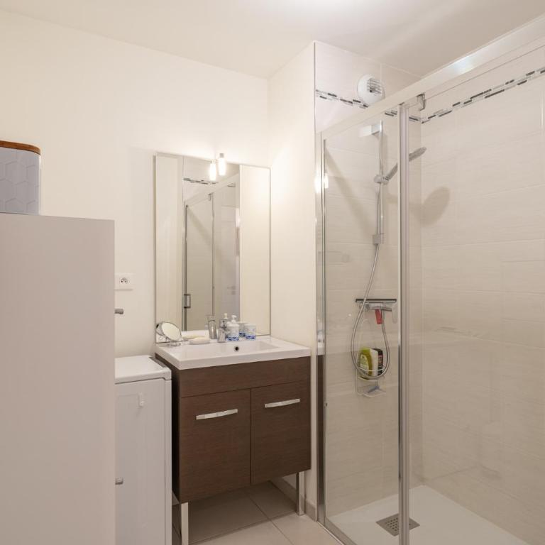 À portée de mer. Appt 70m2, 2ch+parking - Appartement 2 Chambres - 3