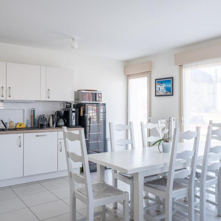 À portée de mer. Appt 70m2, 2ch+parking - Appartement 2 Chambres - 8