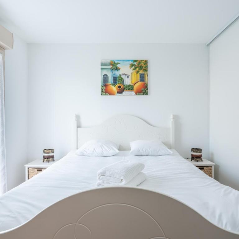 À portée de mer. Appt 70m2, 2ch+parking - Appartement 2 Chambres - 17
