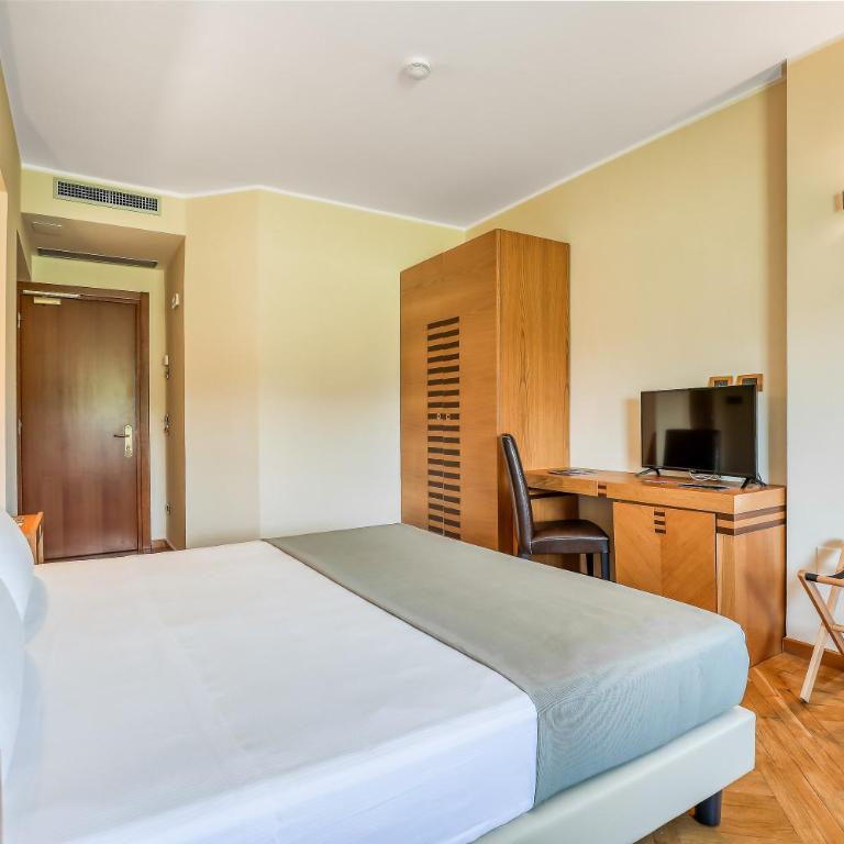 Hotel PentHouse - Camera Tripla Superior - 7
