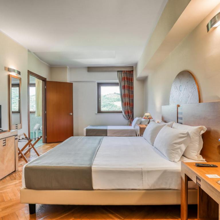 Hotel PentHouse - Camera Tripla Superior - 6