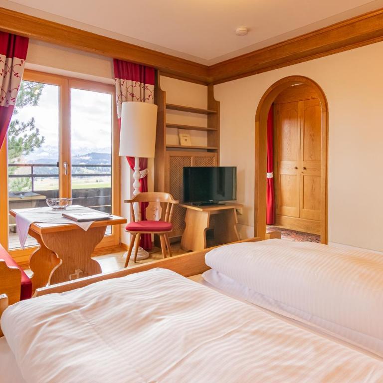 Pension Heim - Doppelzimmer mit Balkon - 2