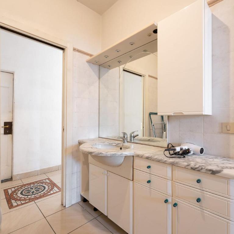 Verdi Apartment - Three-Bedroom Apartment - 19