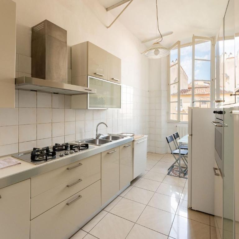 Verdi Apartment - Three-Bedroom Apartment - 6