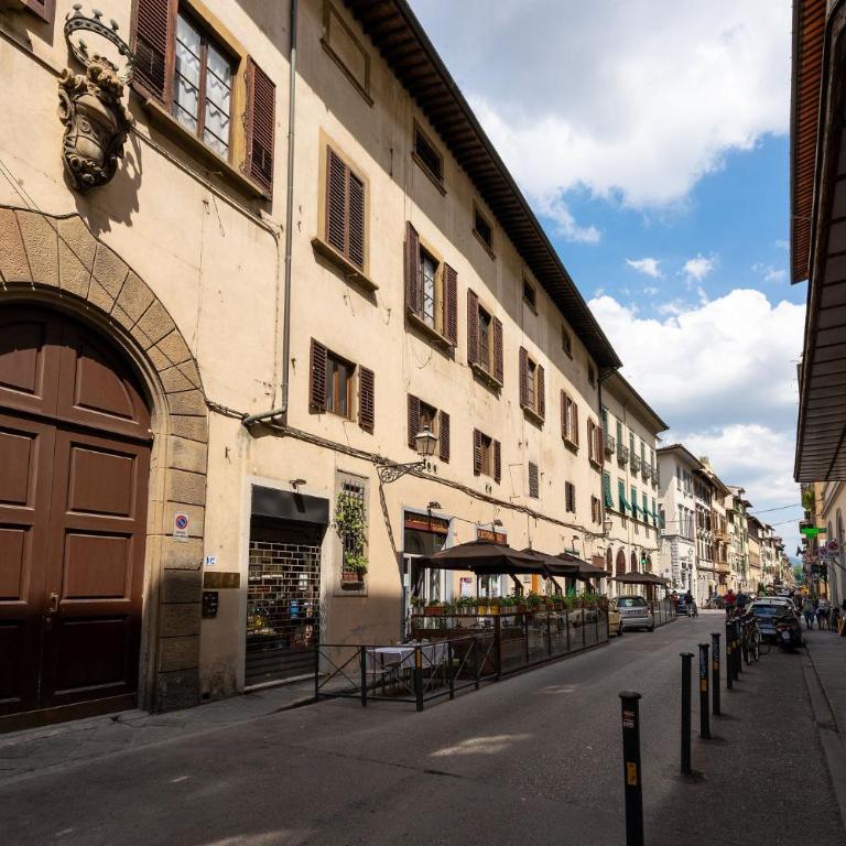 Verdi Apartment - Three-Bedroom Apartment - 32
