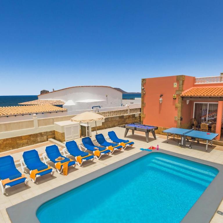 Villa Tamarindos by Villa Plus - Villa - 1