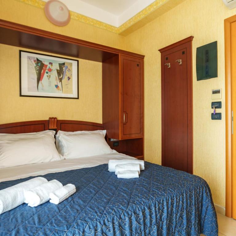 Hotel Rex Rimini - Camera Matrimoniale con Vista Città - 6