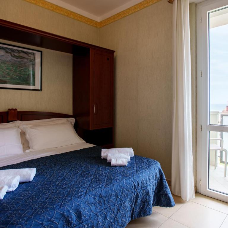 Hotel Rex Rimini - Camera Deluxe Matrimoniale/Doppia con Letti Singoli con Vista Mare - 2