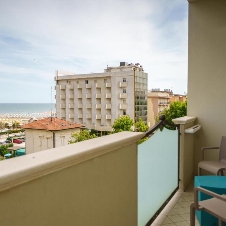 Hotel Rex Rimini - Camera Quadrupla con Vista Mare - 9