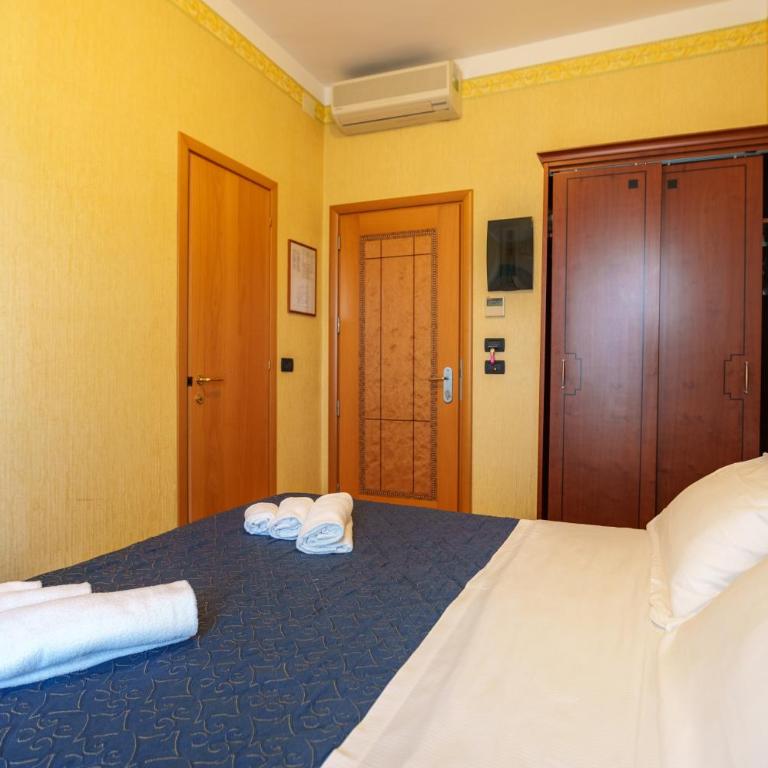 Hotel Rex Rimini - Camera Matrimoniale/Doppia con Letti Singoli con Vista Mare Parziale - 7