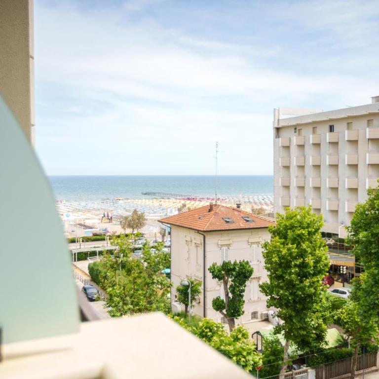 Hotel Rex Rimini - Camera Quadrupla con Balcone - 6