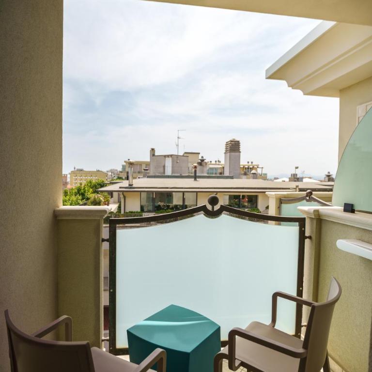 Hotel Rex Rimini - Camera Quadrupla con Balcone - 5