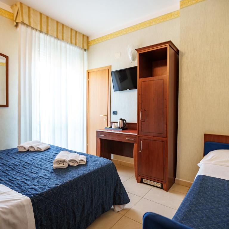 Hotel Rex Rimini - Suite Familiare con Balcone - 3