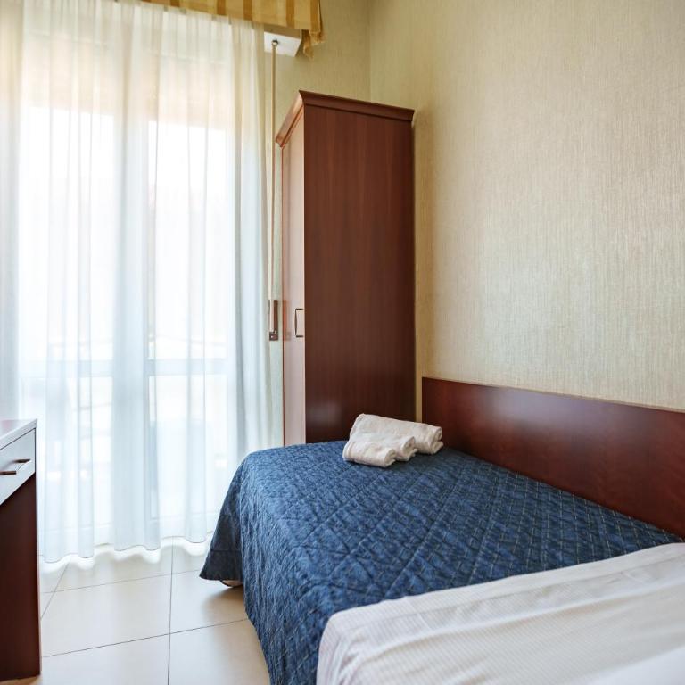 Hotel Rex Rimini - Suite Familiare con Balcone - 5