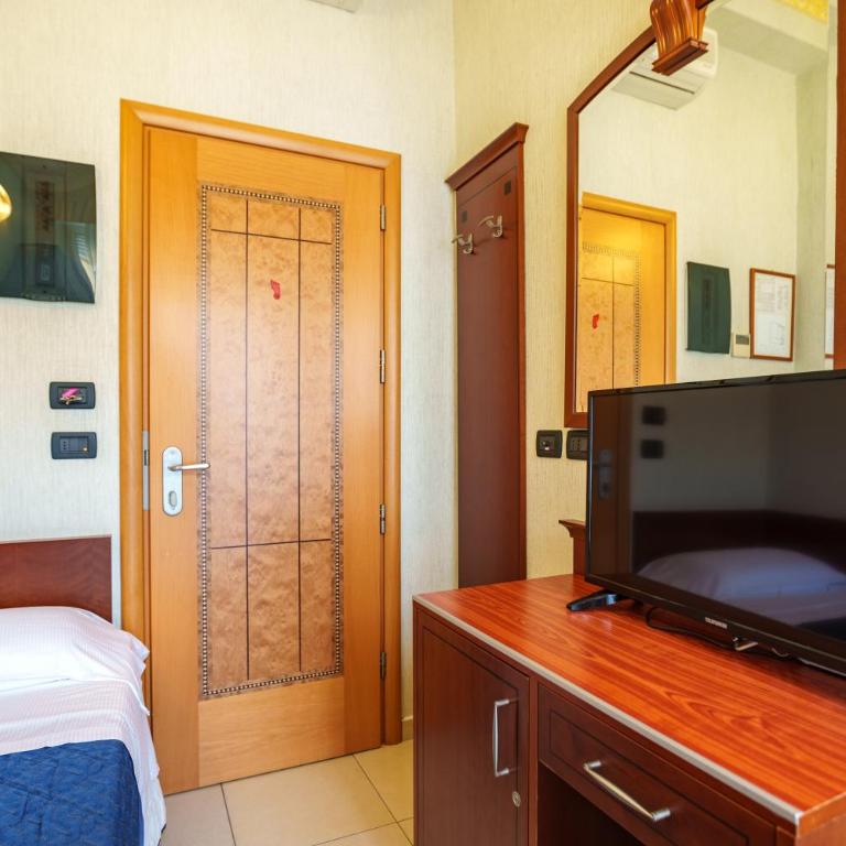 Hotel Rex Rimini - Suite Familiare con Balcone - 7