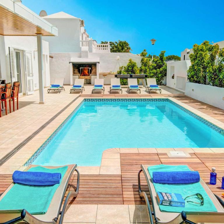 Villa Ana Maria by Villa Plus - Villa - 12