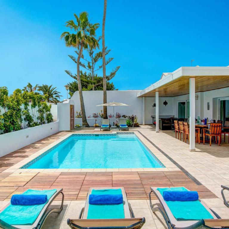 Villa Ana Maria by Villa Plus - Villa - 13
