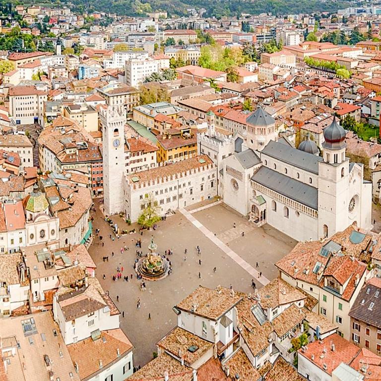 Comodo appartamento [Trento centro] Il Duomo Bianco - Appartamento con Vista Giardino - 15