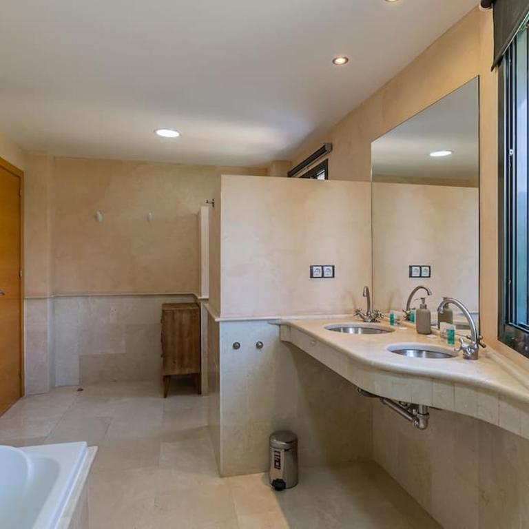 Tranquil 3 bed villa with private pool + sea view! - Villa de 3 dormitorios - 20