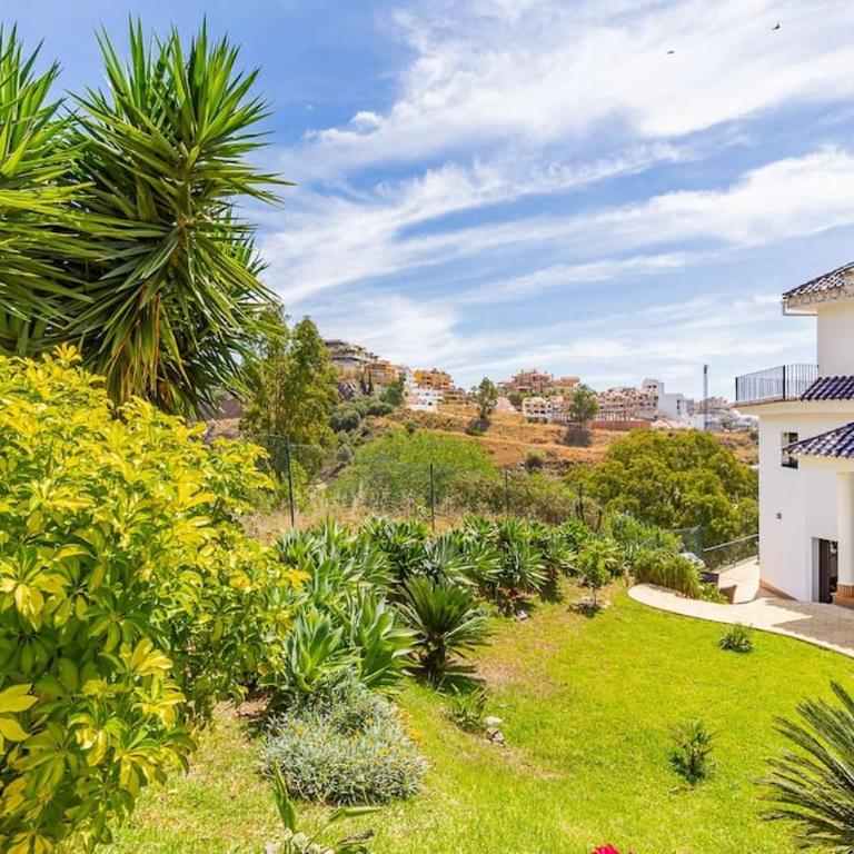 Tranquil 3 bed villa with private pool + sea view! - Villa de 3 dormitorios - 10