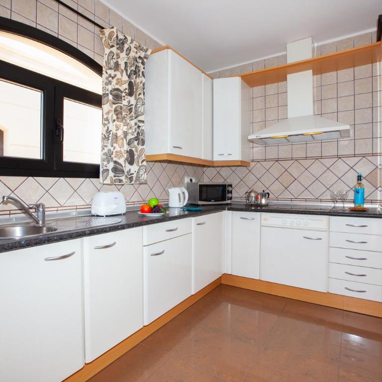 Riviera Park, central 2 bed apartment - Apartamento de 2 dormitorios - 3
