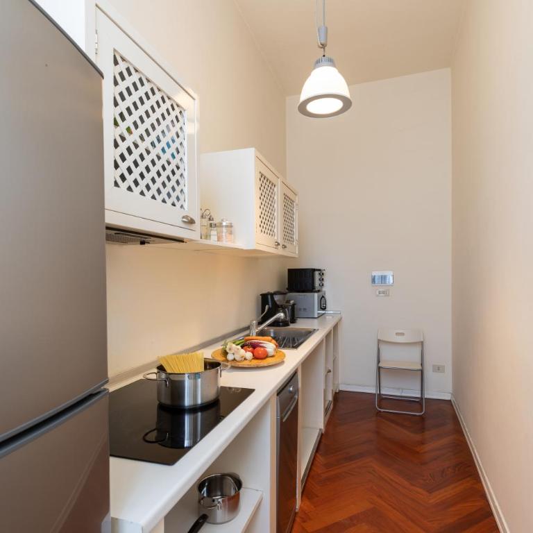 Seta spacious apartment next to the Duomo - Three-Bedroom Apartment - 6