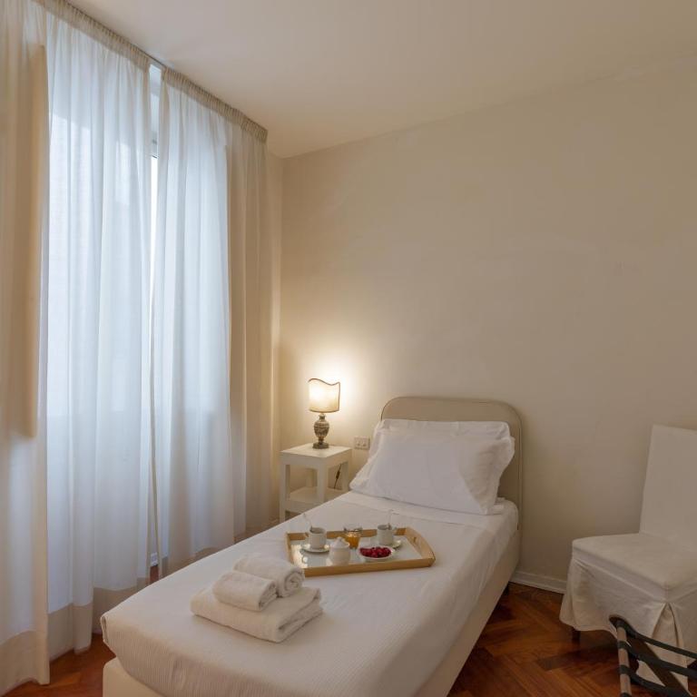 Seta spacious apartment next to the Duomo - Three-Bedroom Apartment - 5