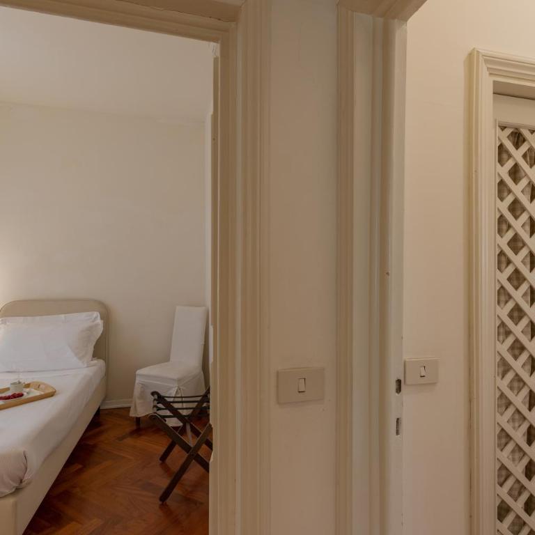 Seta spacious apartment next to the Duomo - Three-Bedroom Apartment - 13
