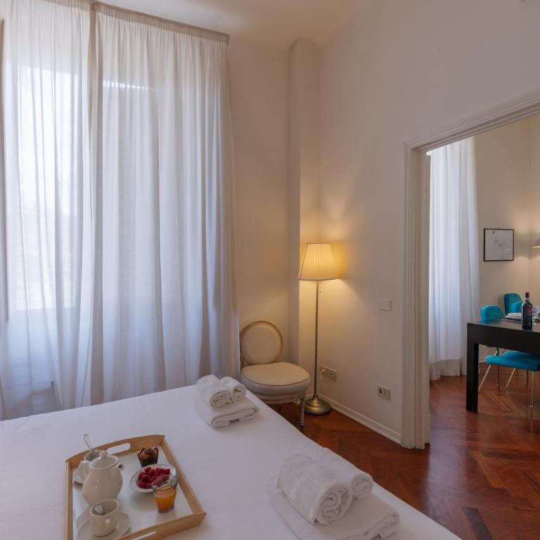 Seta spacious apartment next to the Duomo - Three-Bedroom Apartment - 25