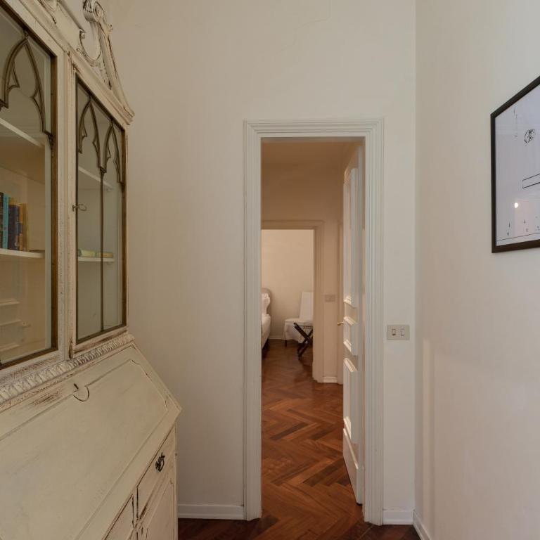 Seta spacious apartment next to the Duomo - Three-Bedroom Apartment - 27