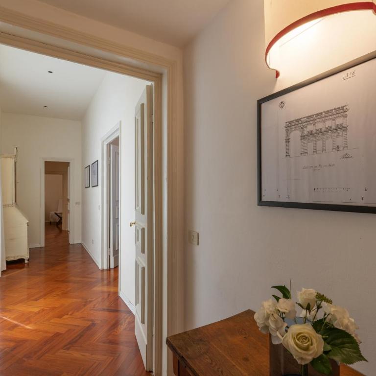 Seta spacious apartment next to the Duomo - Three-Bedroom Apartment - 32