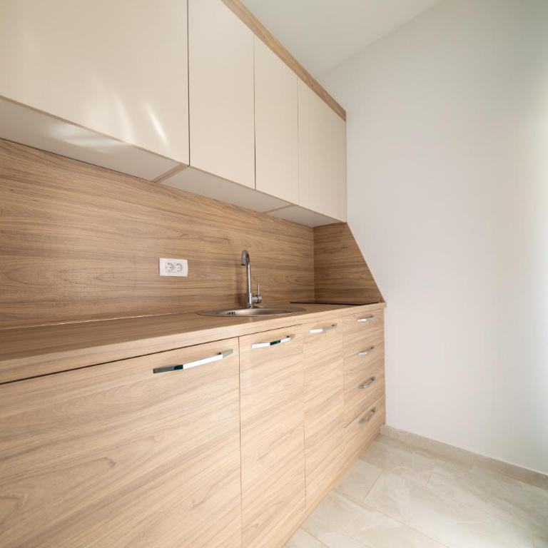 Sunways Apartments - Studio with Garden View - 3