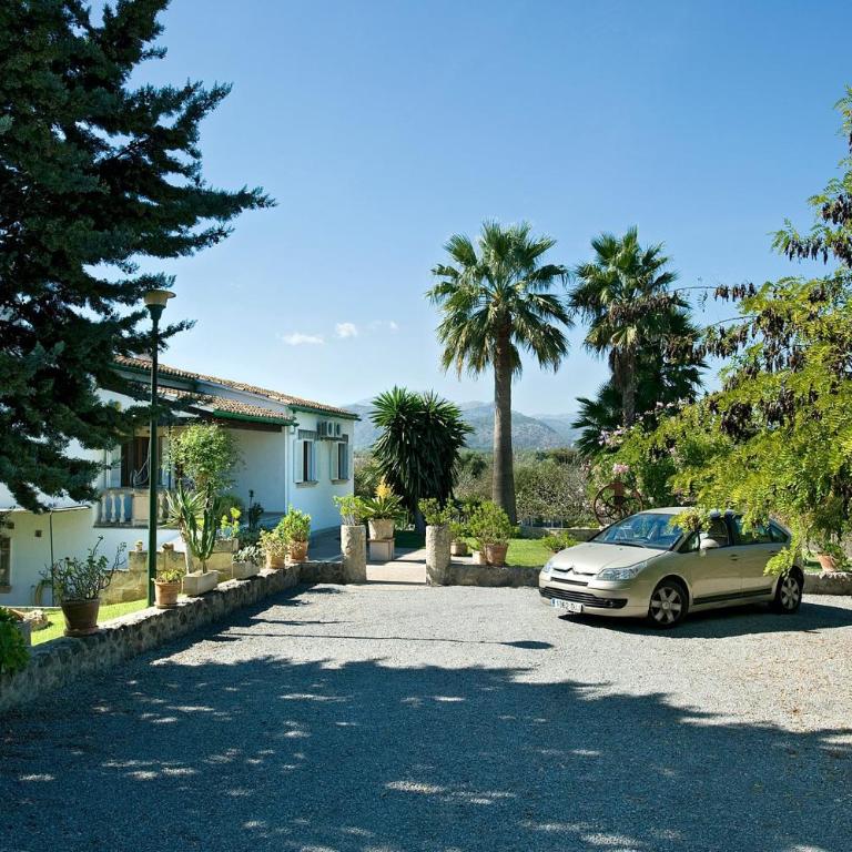 Villa Conxa Bisanyes by Villa Plus - Villa - 11