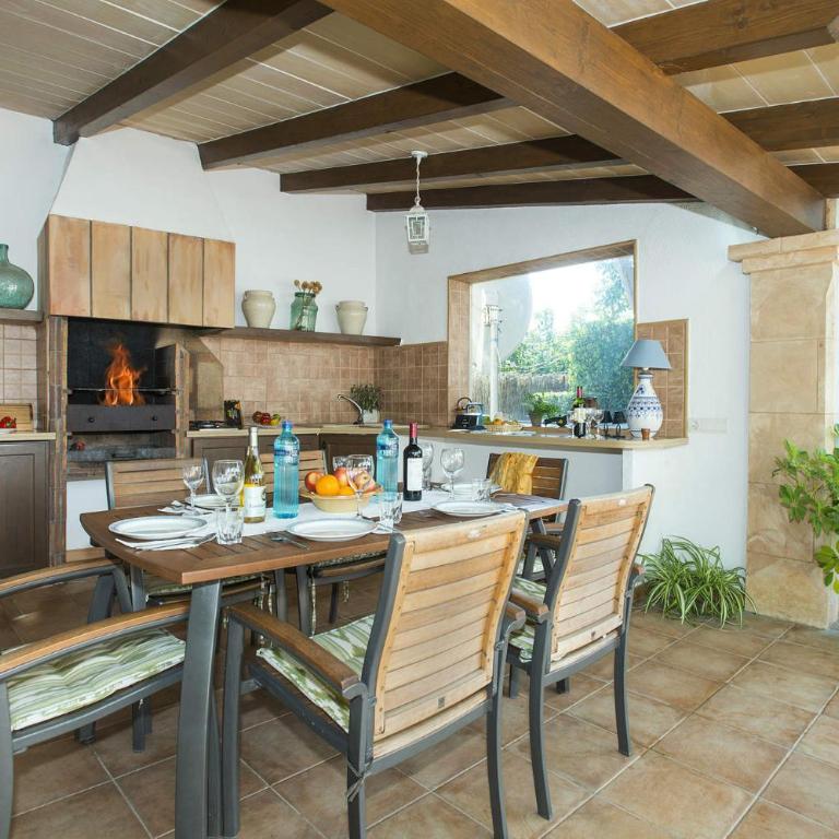 Villa Rafael by Villa Plus - Villa - 10
