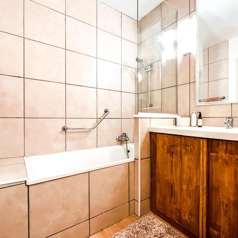 Large 2-Bedroom Apartment, Centre of Flaine Foret - Appartement 2 Chambres - 37